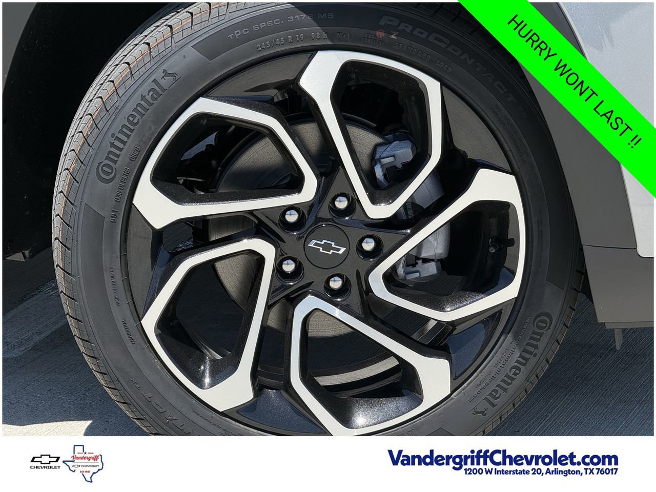 New 2026 Chevrolet Trax RS w/ Sunroof Package FWD image 9