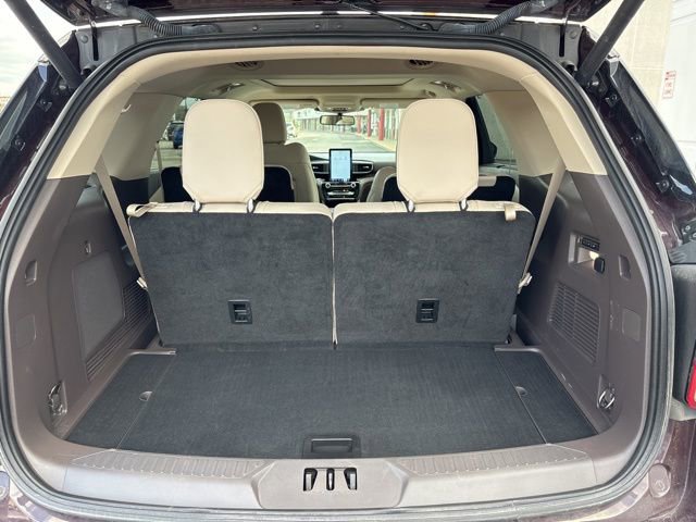 Used 2022 Ford Explorer Platinum w/ Equipment Group 601A AWD/4WD image 36
