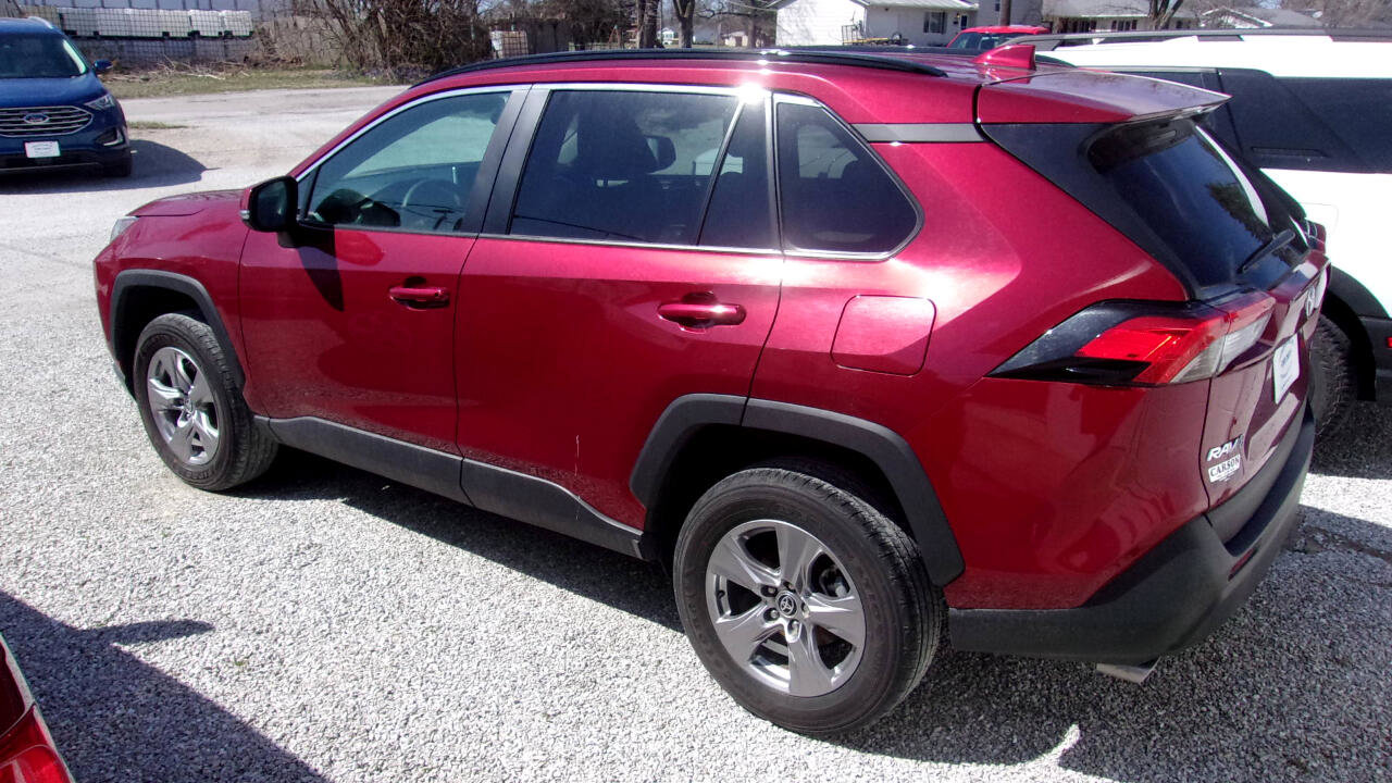 Used 2023 Toyota RAV4 XLE image 2
