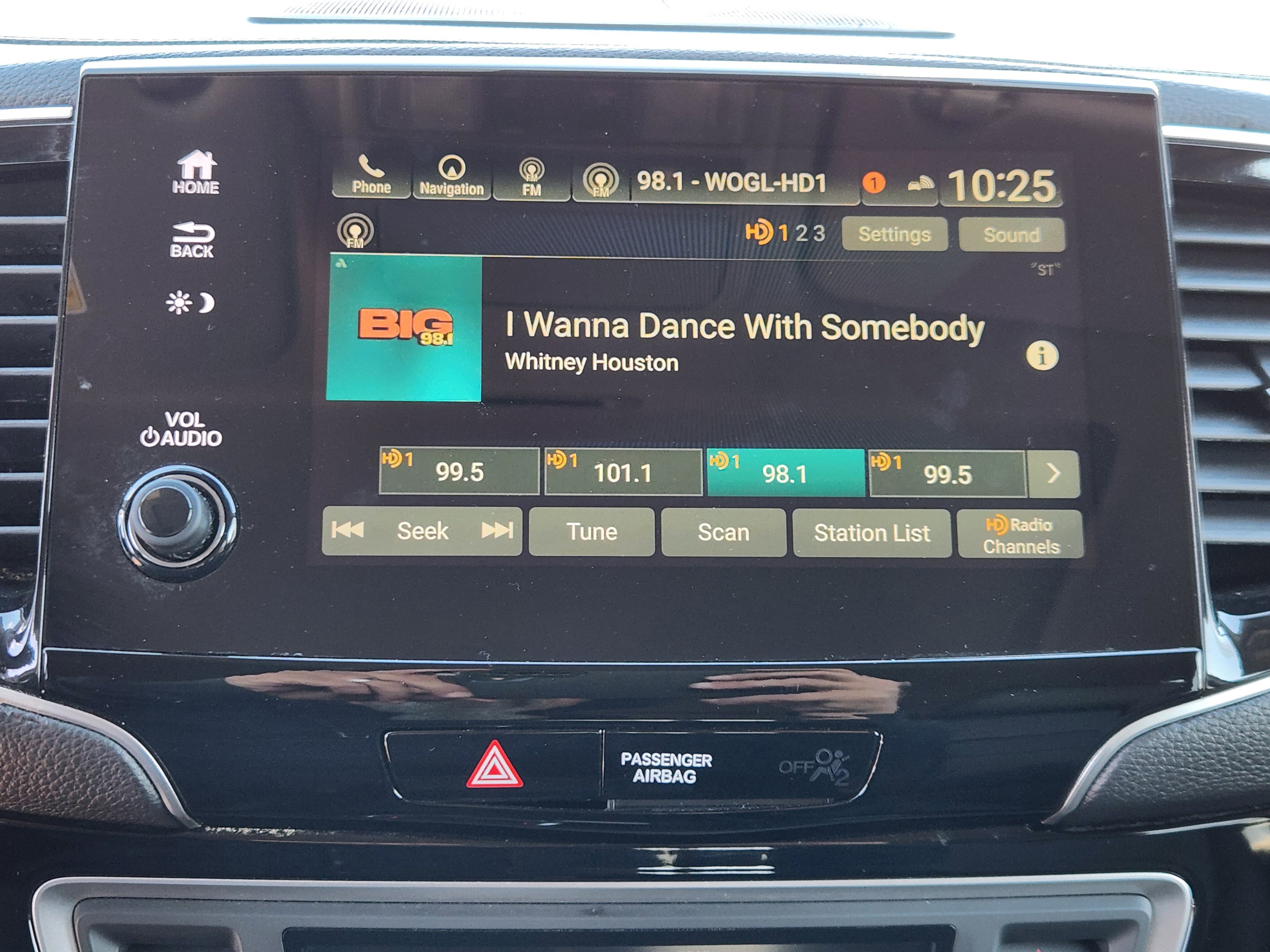 Used 2019 Honda Pilot Touring image 11