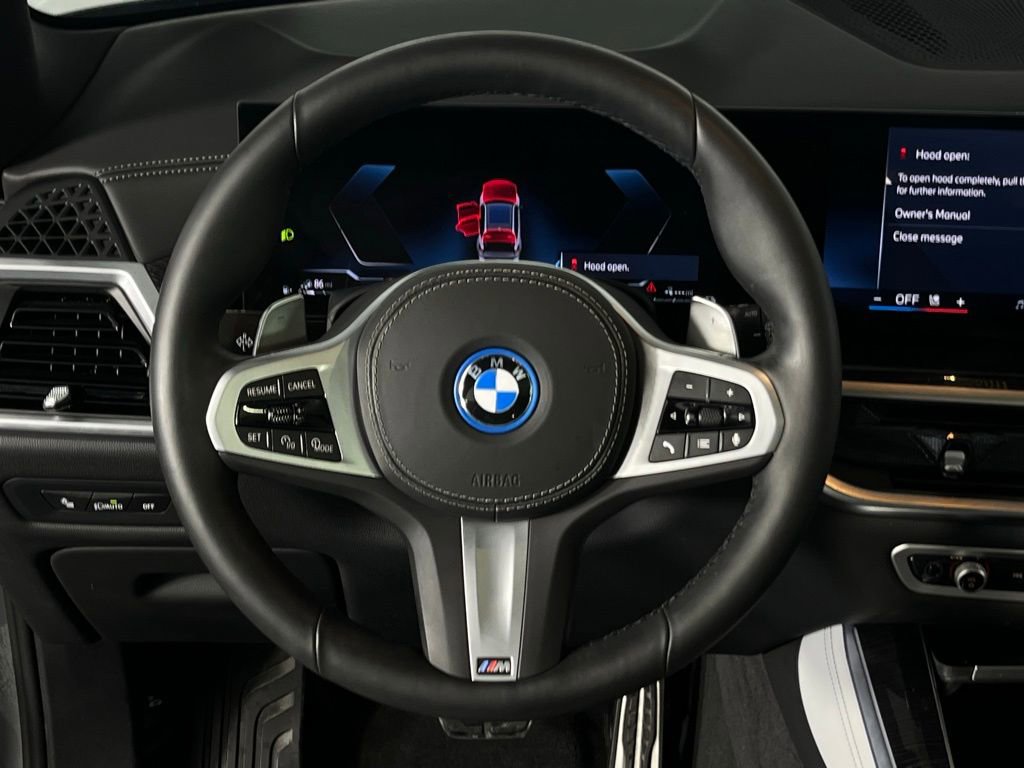 Used 2025 BMW X5 xDrive50e w/ M Sport Package image 13