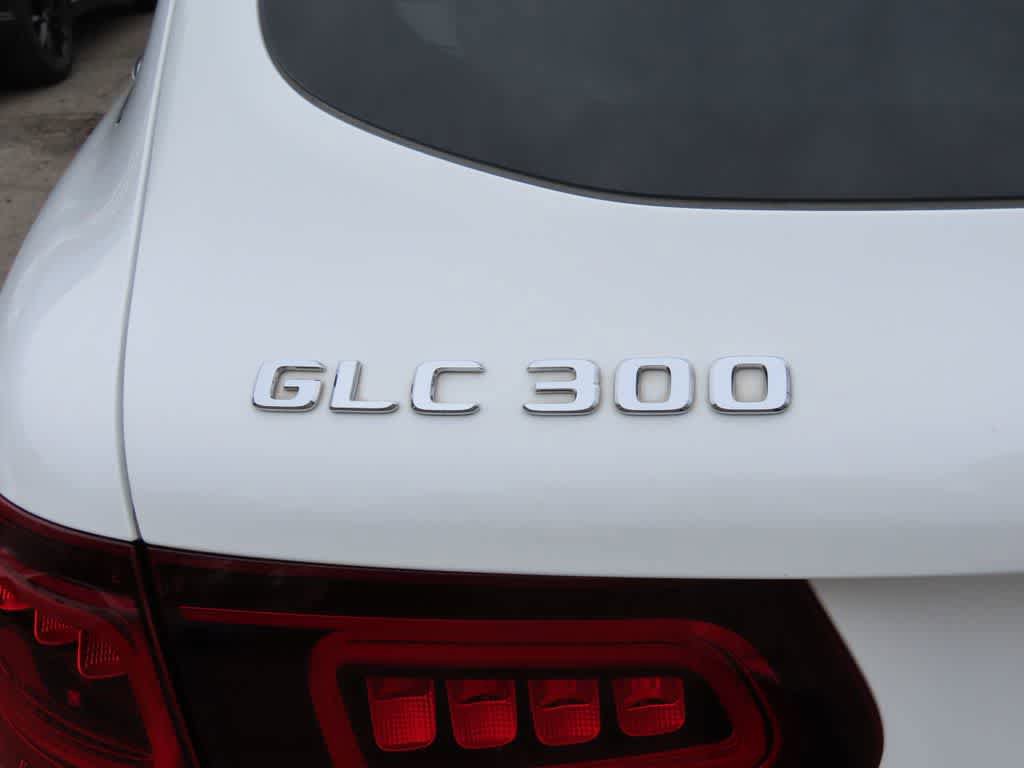 Used 2021 Mercedes-Benz GLC 300 4MATIC image 7