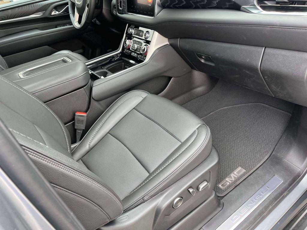 Used 2023 GMC Yukon XL Denali AWD/4WD image 23