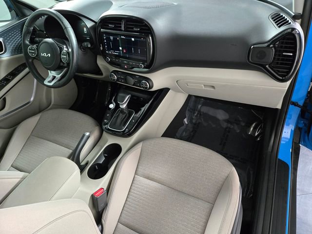 Used 2023 Kia Soul EX image 24