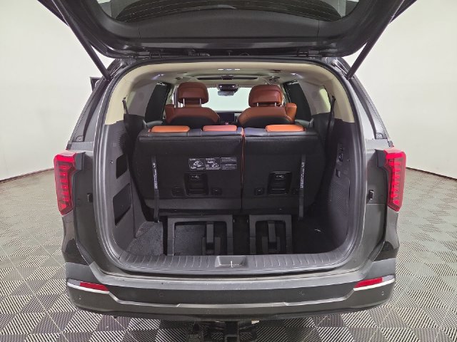 Certified 2025 Kia Carnival SX Prestige FWD image 32