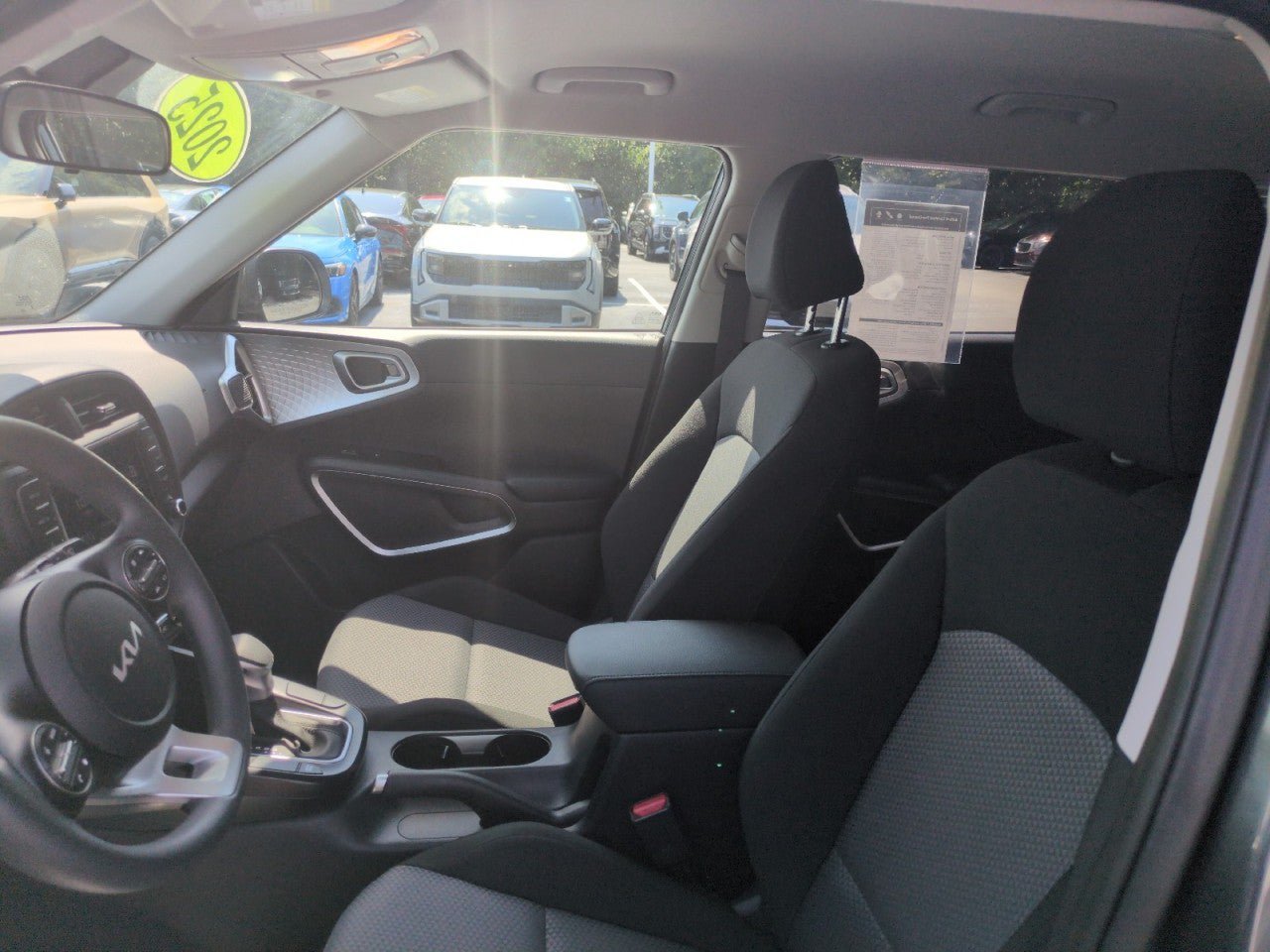 Certified 2025 Kia Soul LX w/ LX Technology Package FWD image 14