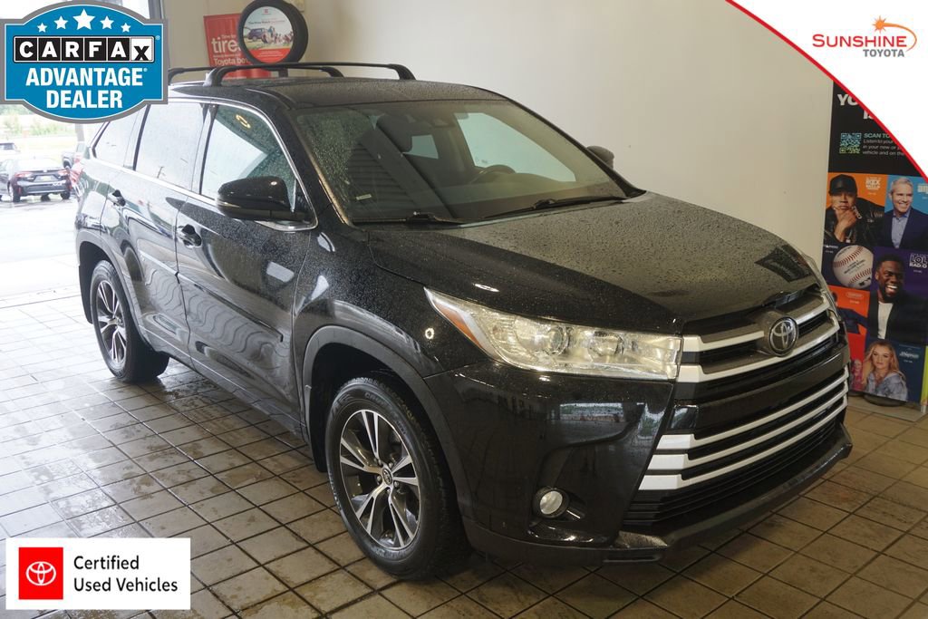 Used 2018 Toyota Highlander Plus AWD/4WD image 1