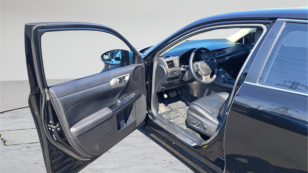 Used 2014 Lexus CT 200h FWD image 9