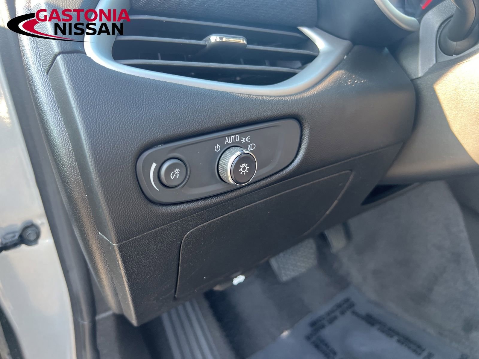 Used 2024 Chevrolet Malibu LT image 37