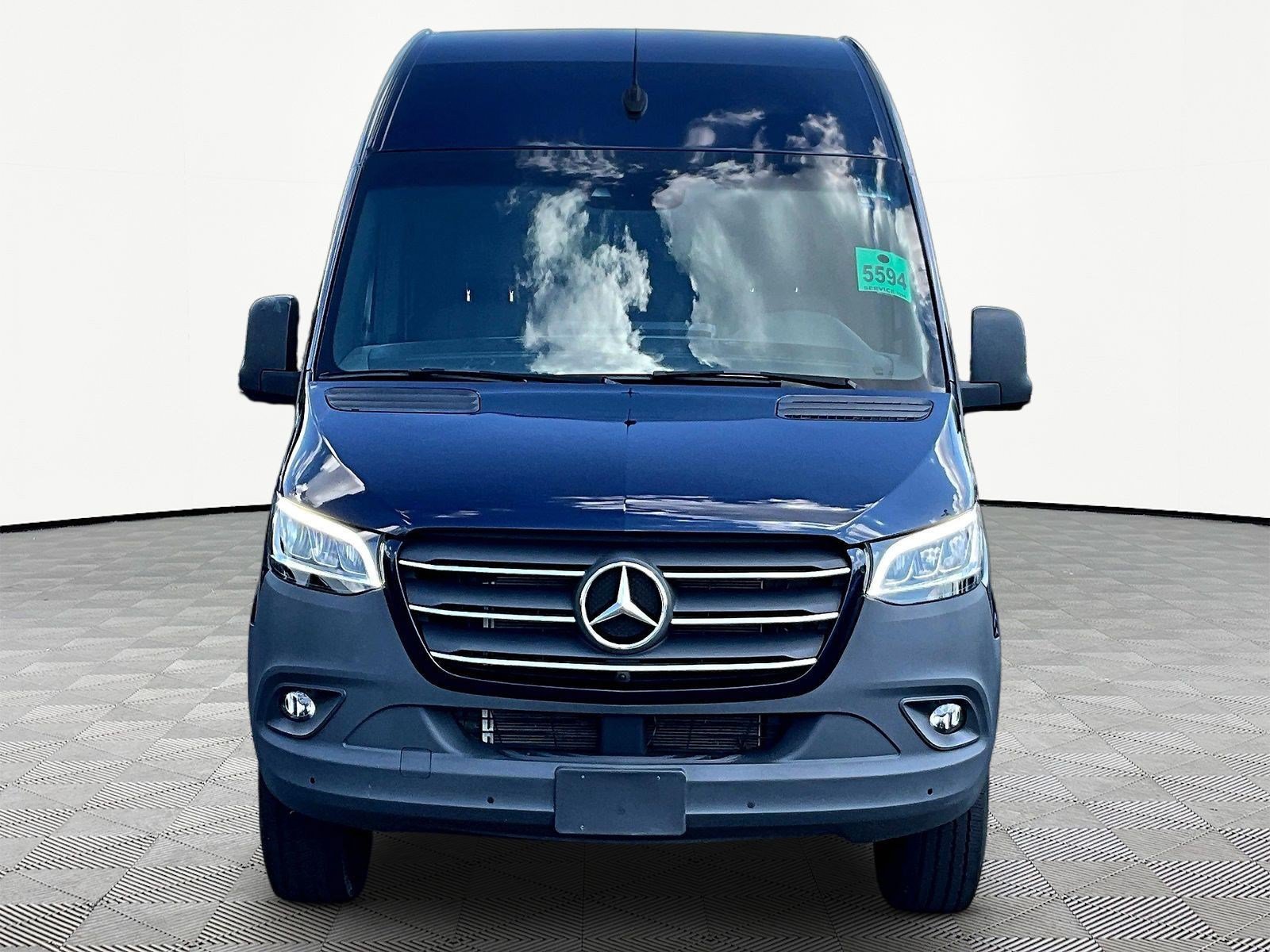 Used 2024 Mercedes-Benz Sprinter 2500 image 2