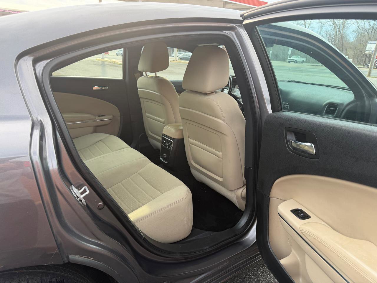 Used 2014 Dodge Charger SE w/ Connectivity Group image 14