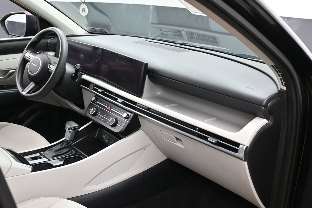 Used 2025 Hyundai Tucson SE FWD image 30