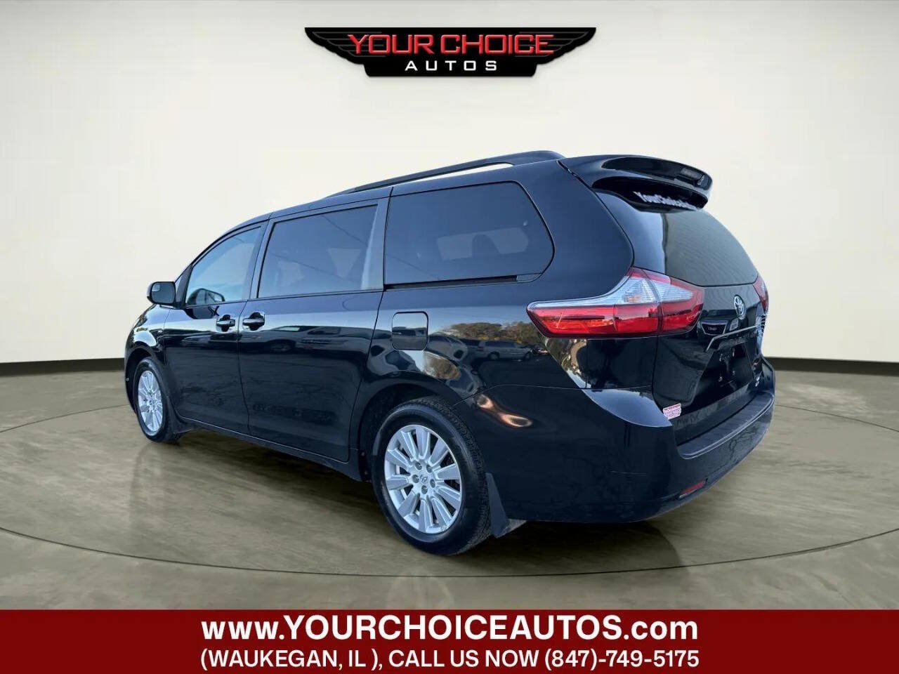 Used 2017 Toyota Sienna LE AWD/4WD image 3
