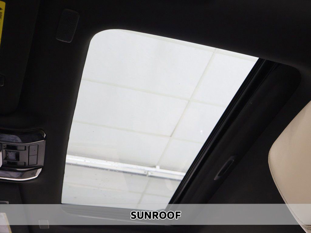 Used 2024 Lexus GX 550 image 3