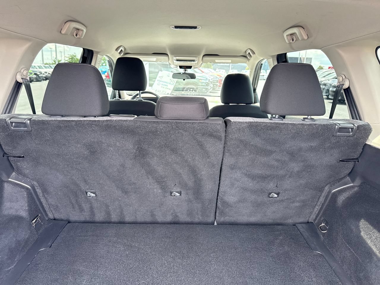 Used 2022 Nissan Rogue S FWD image 10
