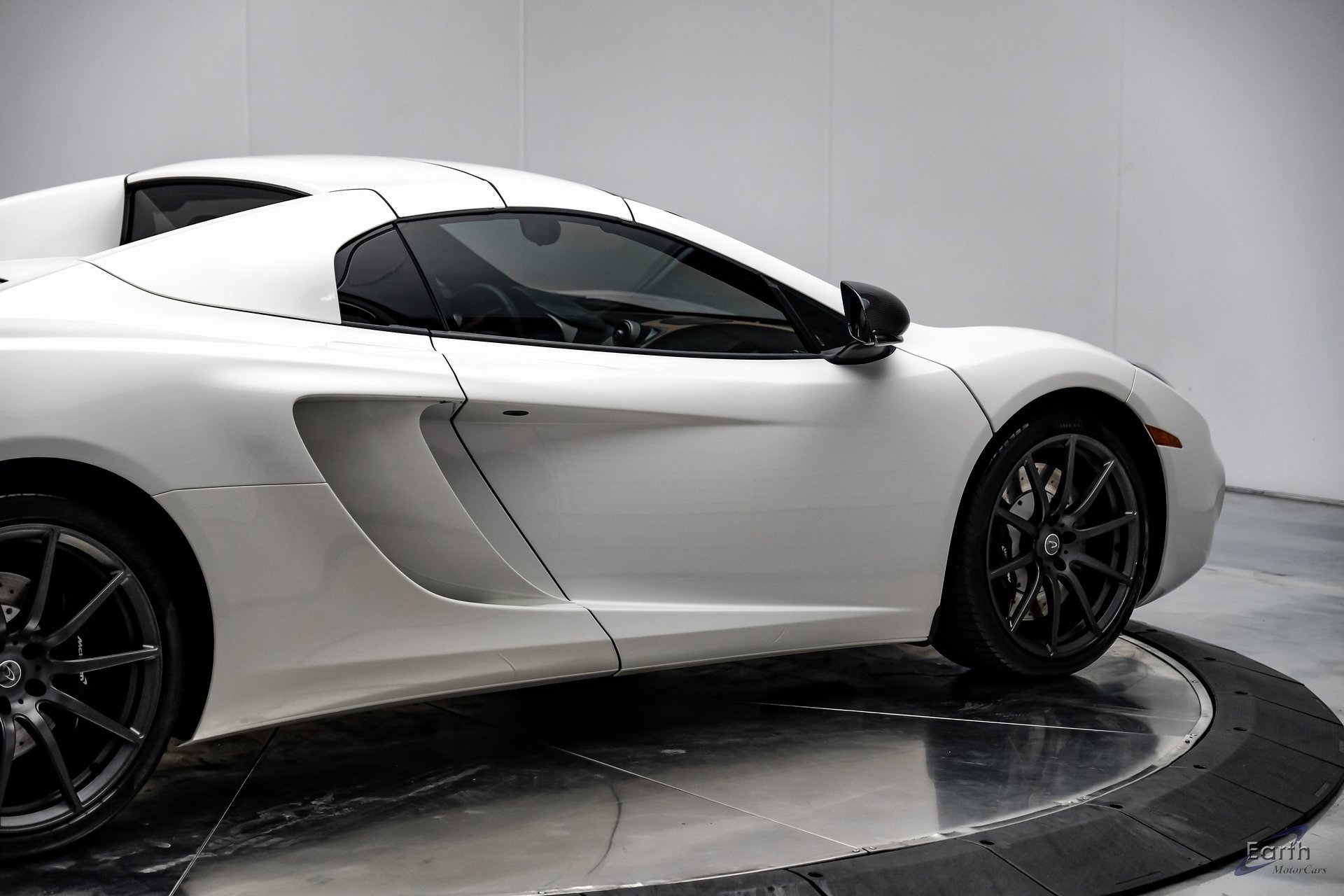 Used 2013 McLaren MP4-12C Spider image 24
