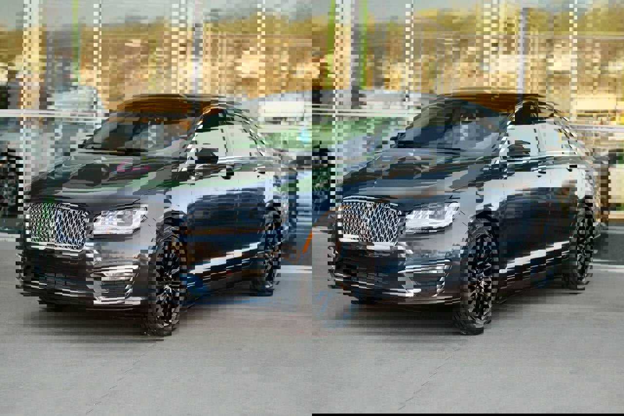 Used 2017 Lincoln MKZ Premiere image 3