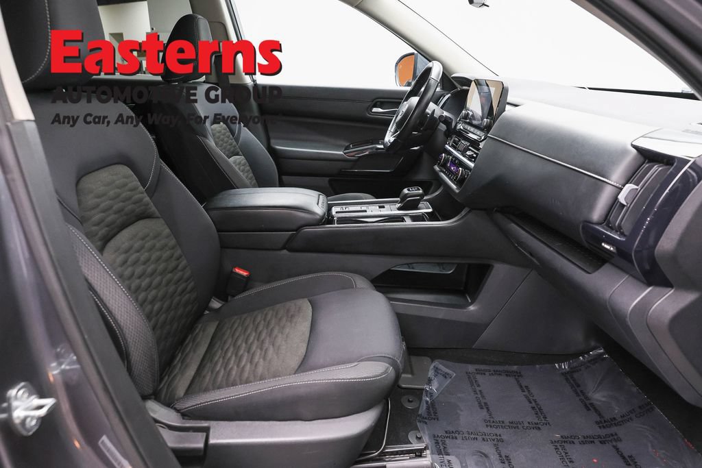 Used 2022 Nissan Pathfinder SV FWD image 24