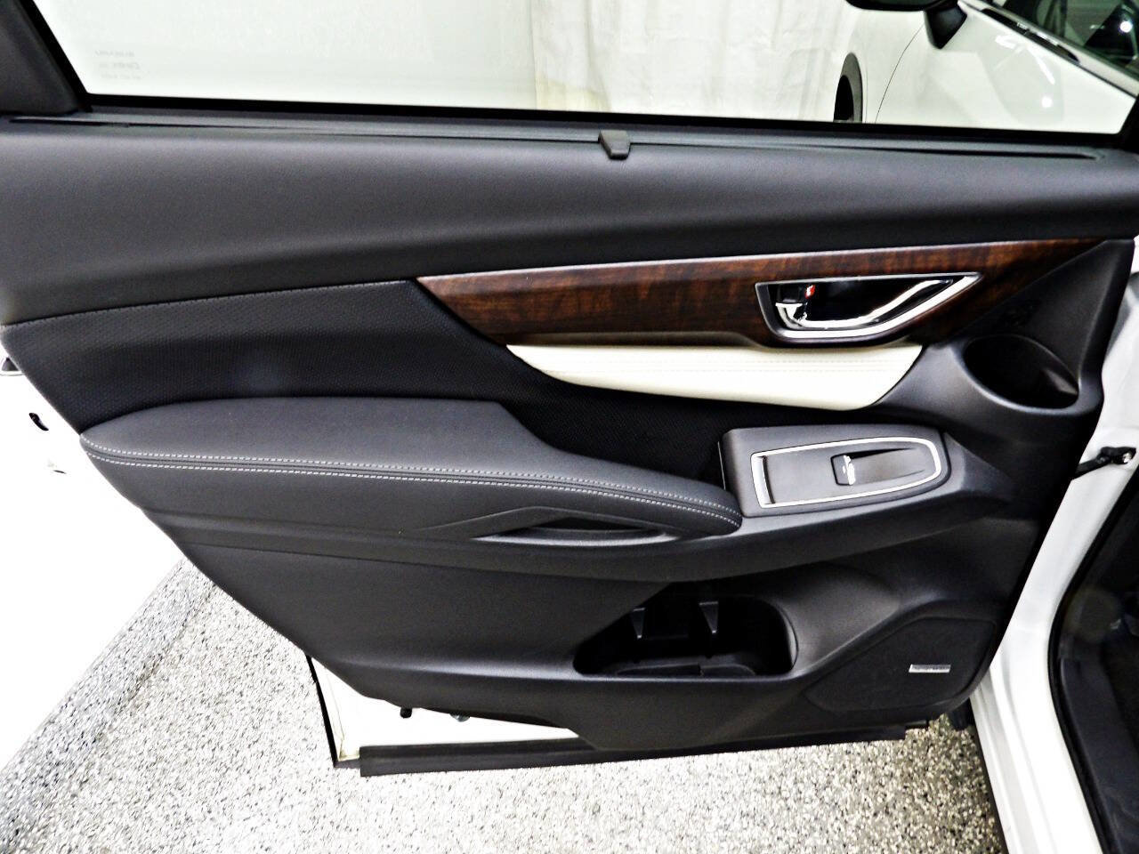 Used 2022 Subaru Ascent Touring w/ Popular Package #2A image 9