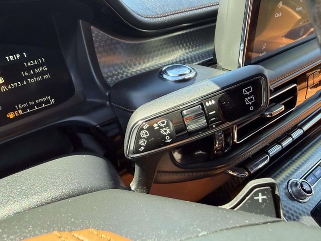 Used 2023 Lincoln Aviator Black Label w/ Jet Package image 31