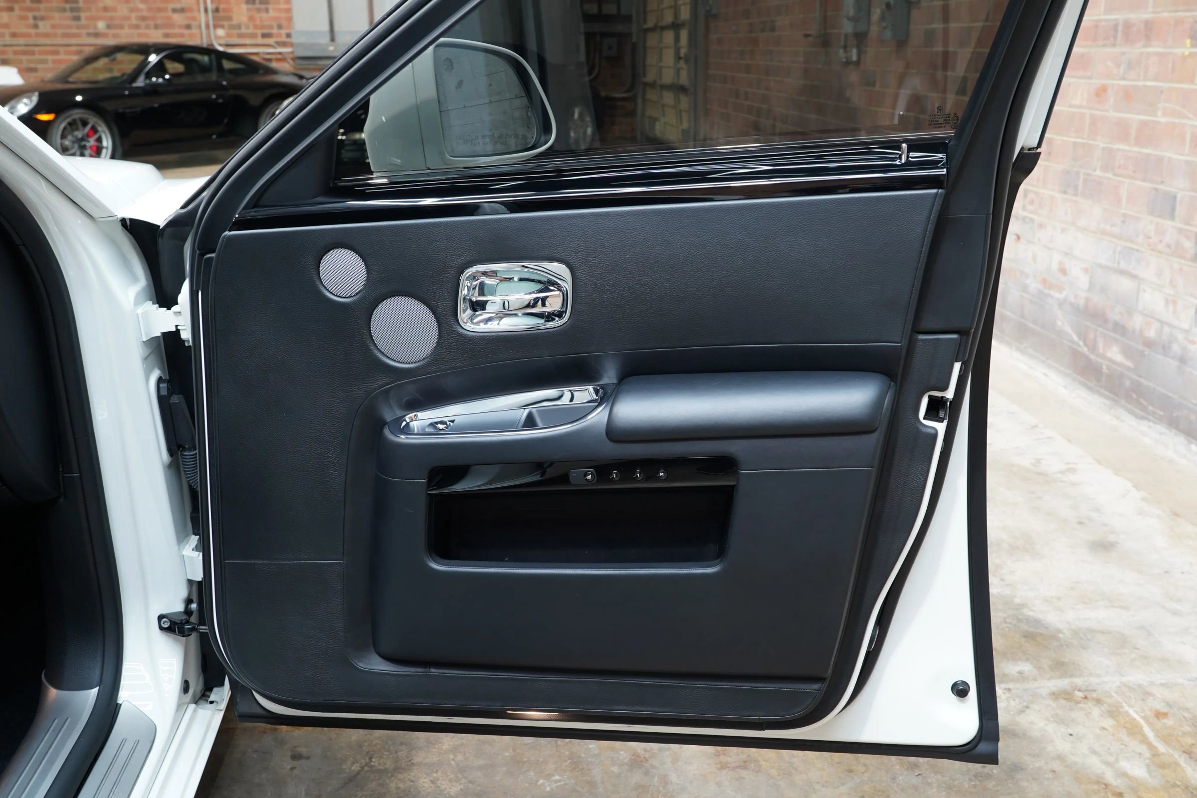 Used 2015 Rolls-Royce Ghost image 51