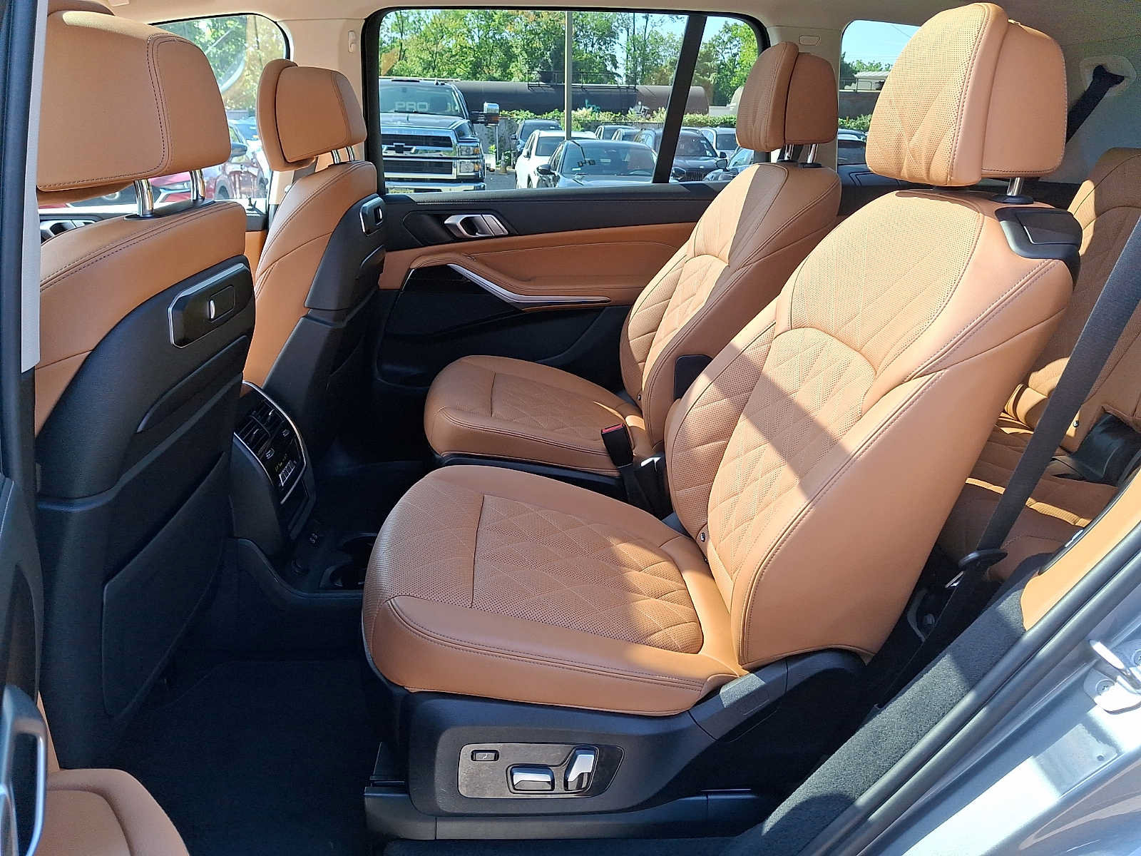 Used 2023 BMW X7 xDrive40i AWD/4WD image 8