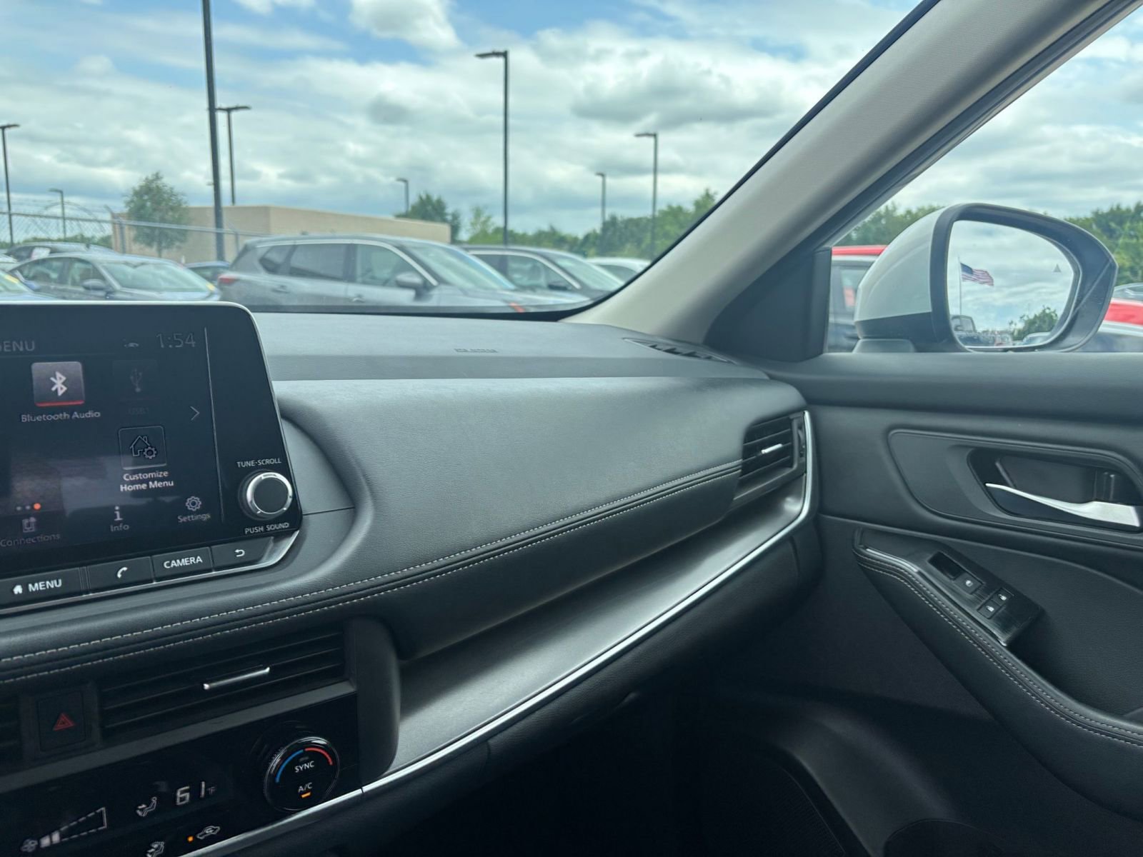 Used 2025 Nissan Rogue SV FWD image 35
