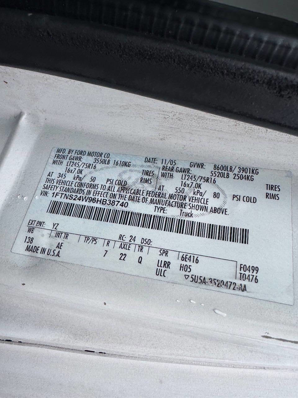 Used 2006 Ford E-250 and Econoline 250 Extended RWD image 18