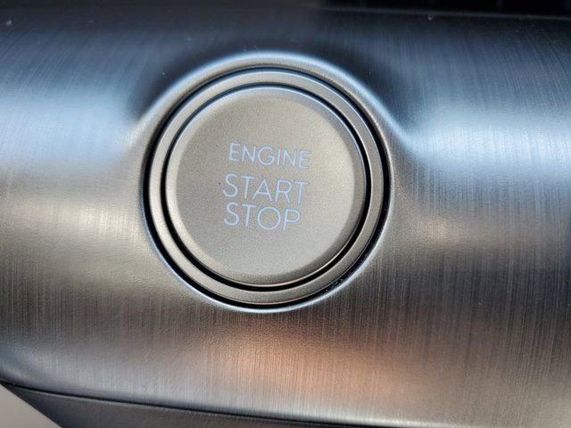 Used 2025 Hyundai Kona Limited image 31