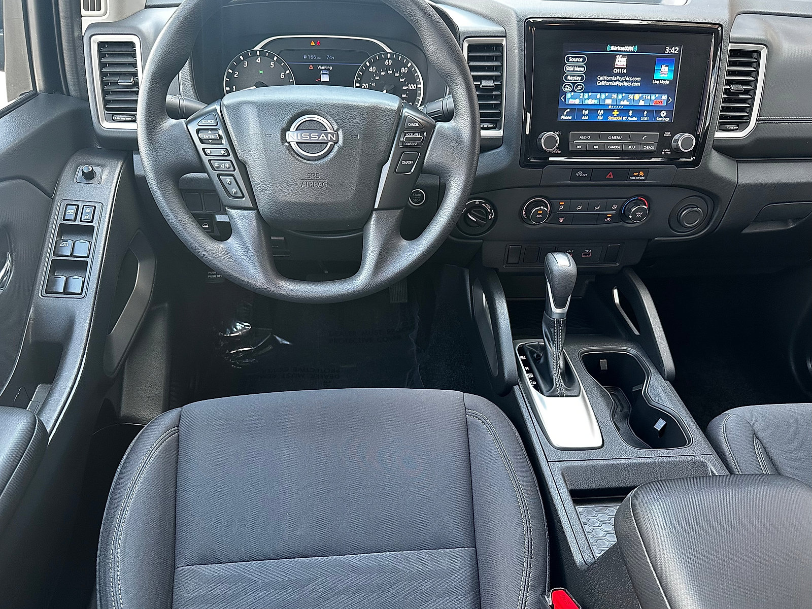 Used 2024 Nissan Frontier SV image 15