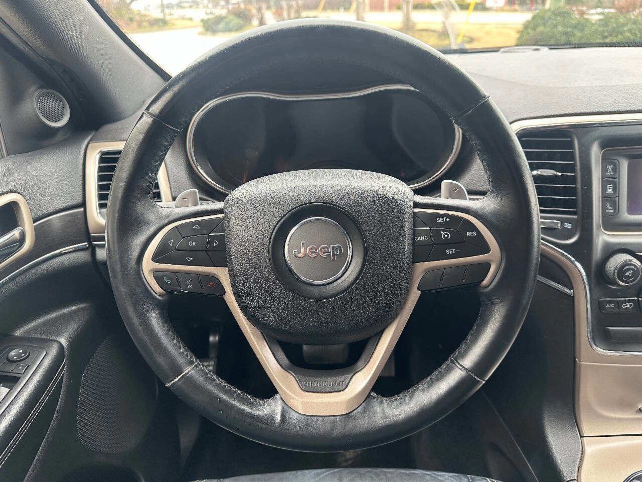 Used 2014 Jeep Grand Cherokee Limited image 24