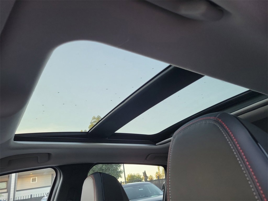 New 2026 Nissan Kicks SR image 11