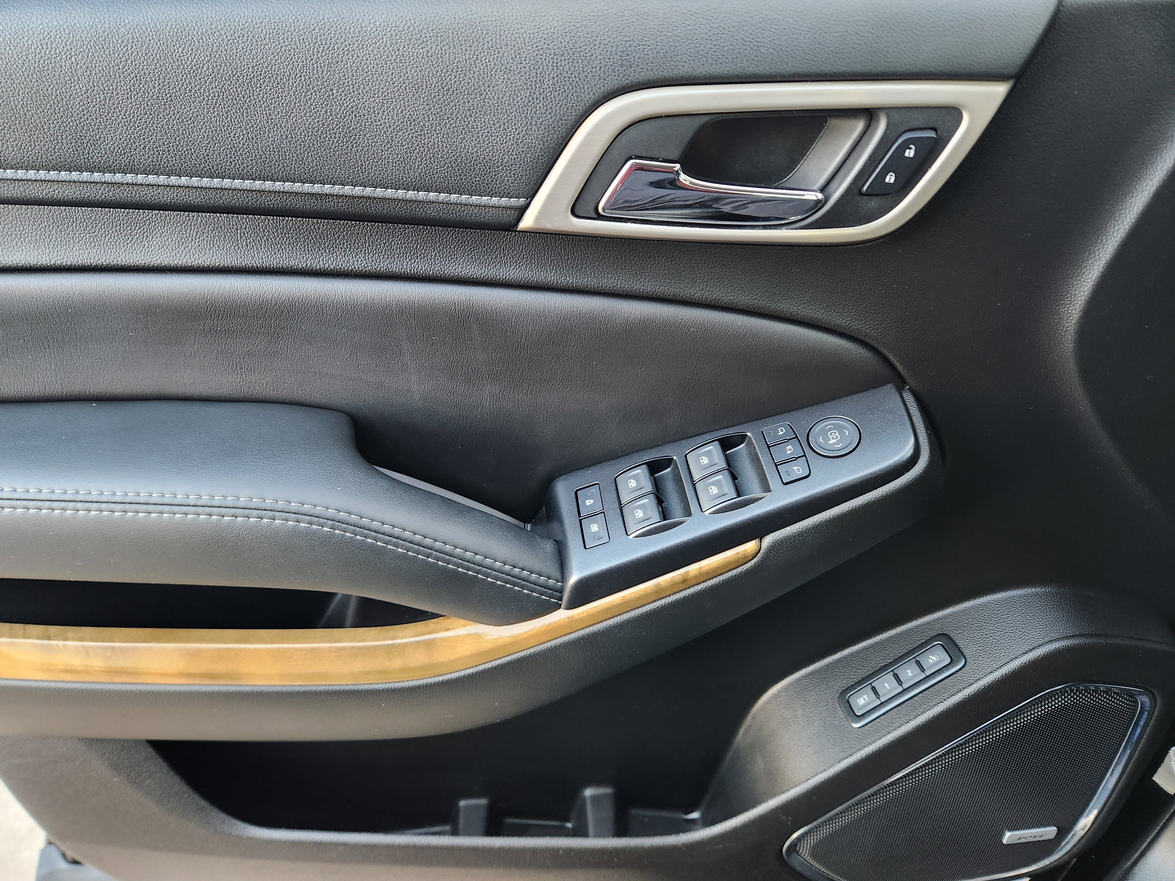 Used 2017 GMC Yukon Denali w/ Open Road Package image 23