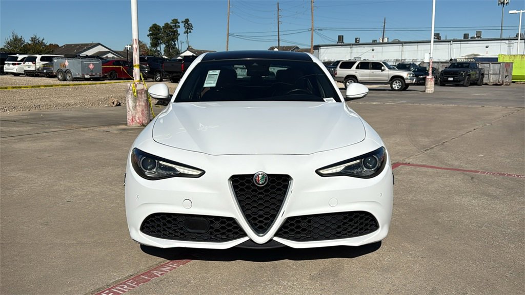 Used 2022 Alfa Romeo Giulia Ti video 2