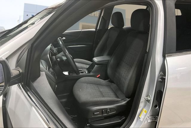 Used 2022 Chevrolet Equinox LT w/ Driver Convenience Package image 19