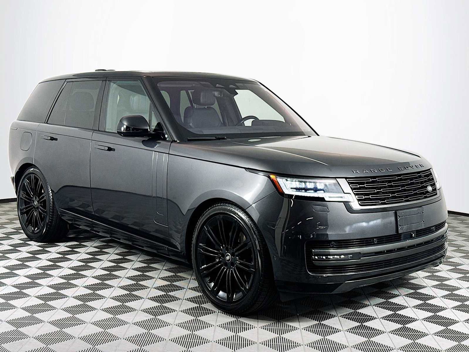 Certified 2023 Land Rover Range Rover SE image 4