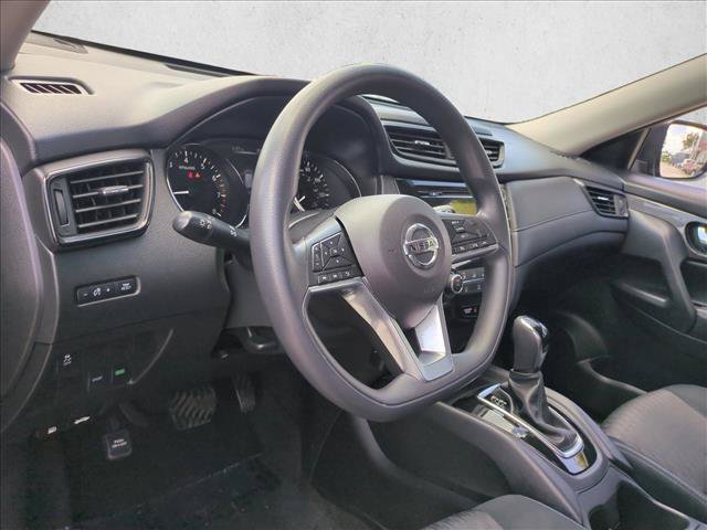 Used 2017 Nissan Rogue S FWD image 11