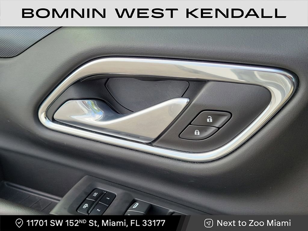 Used 2023 Chevrolet Suburban RST w/ Luxury Package image 27