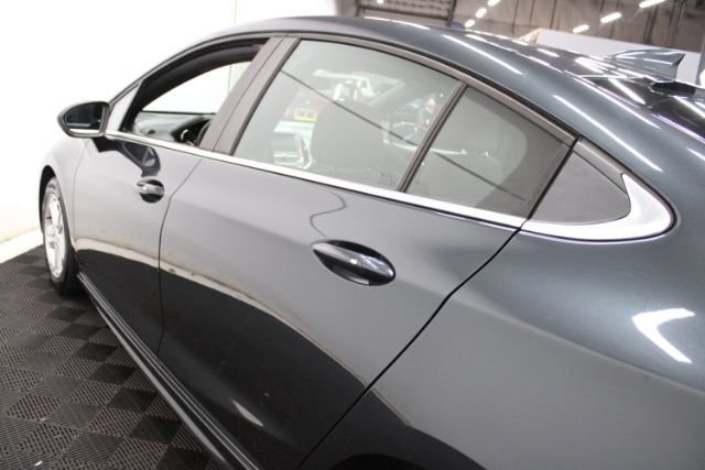 Used 2017 Chevrolet Cruze LT w/ Convenience Package FWD image 10