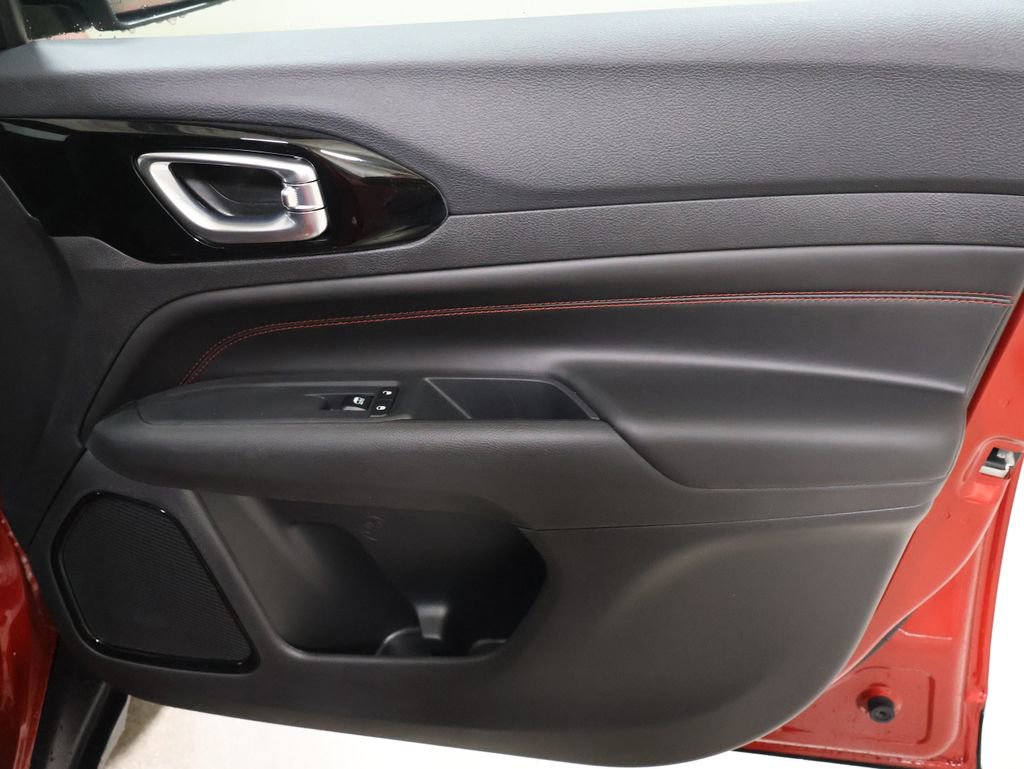 New 2026 Jeep Compass Trailhawk image 18