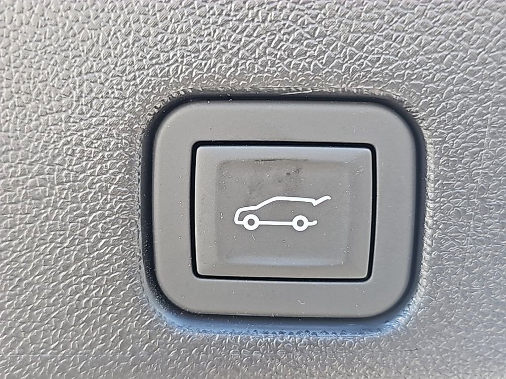 New 2026 GMC Acadia Denali w/ Super Cruise Package FWD image 8