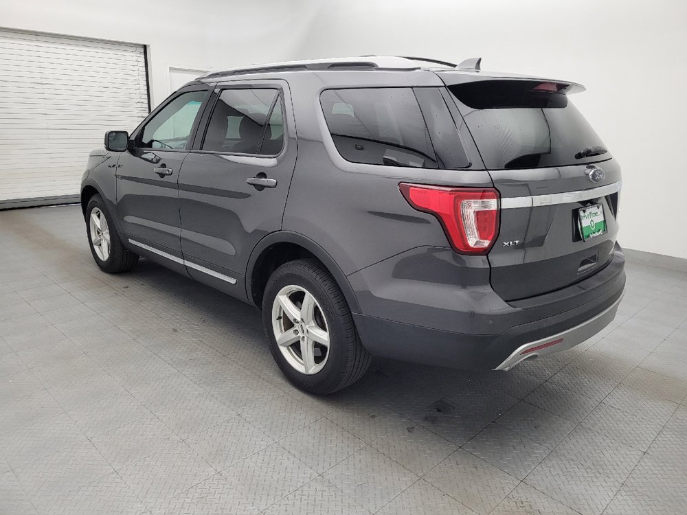 Used 2016 Ford Explorer XLT w/ Equipment Group 202A AWD/4WD image 3