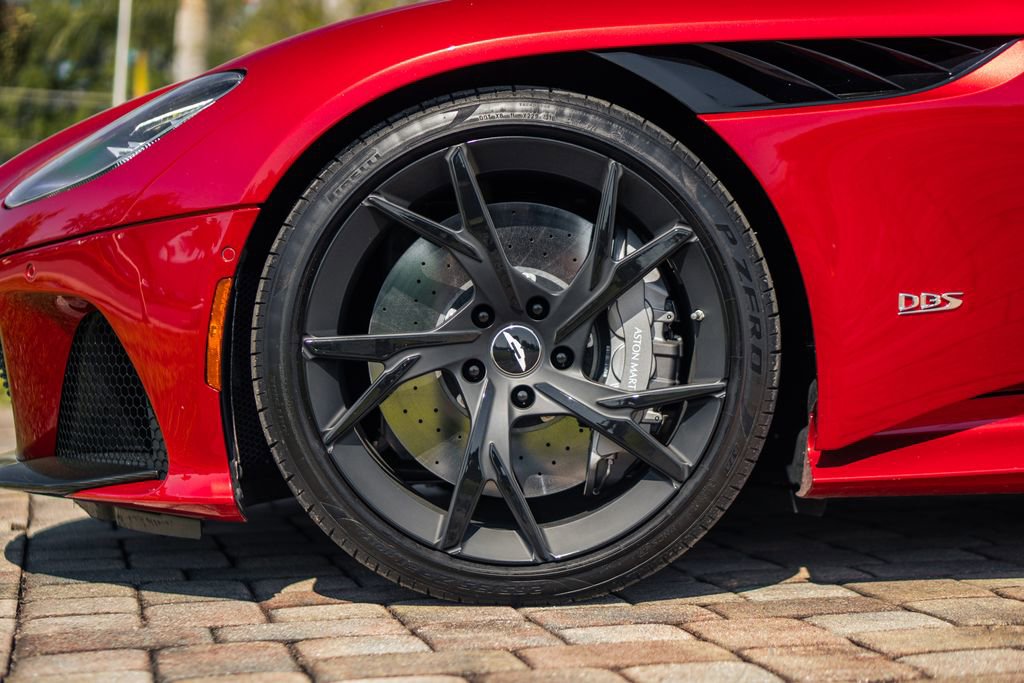 Used 2019 Aston Martin DBS Superleggera image 15