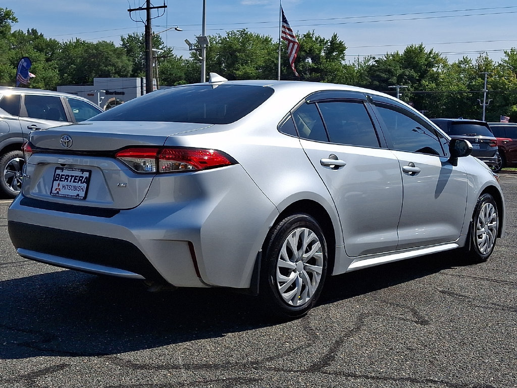 Used 2022 Toyota Corolla LE FWD image 6