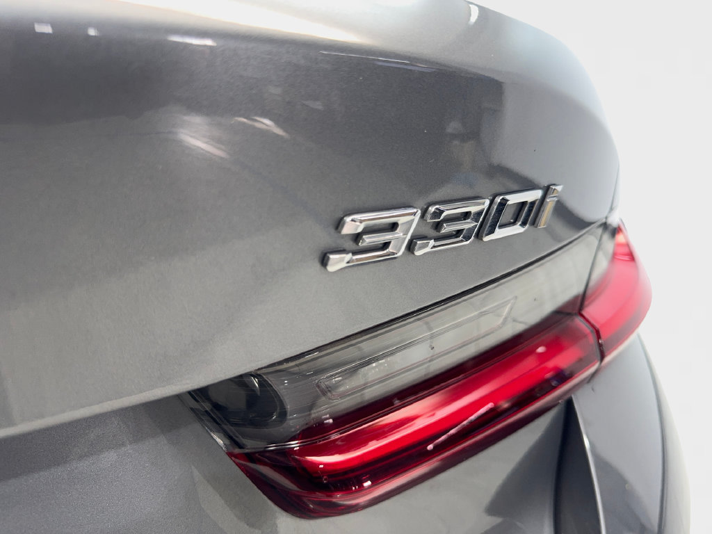 Used 2025 BMW 330i Sedan w/ Premium Package RWD image 25