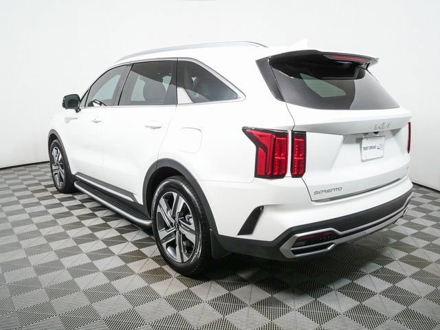 Used 2023 Kia Sorento SX Prestige w/ Panoramic Sunroof Package image 3