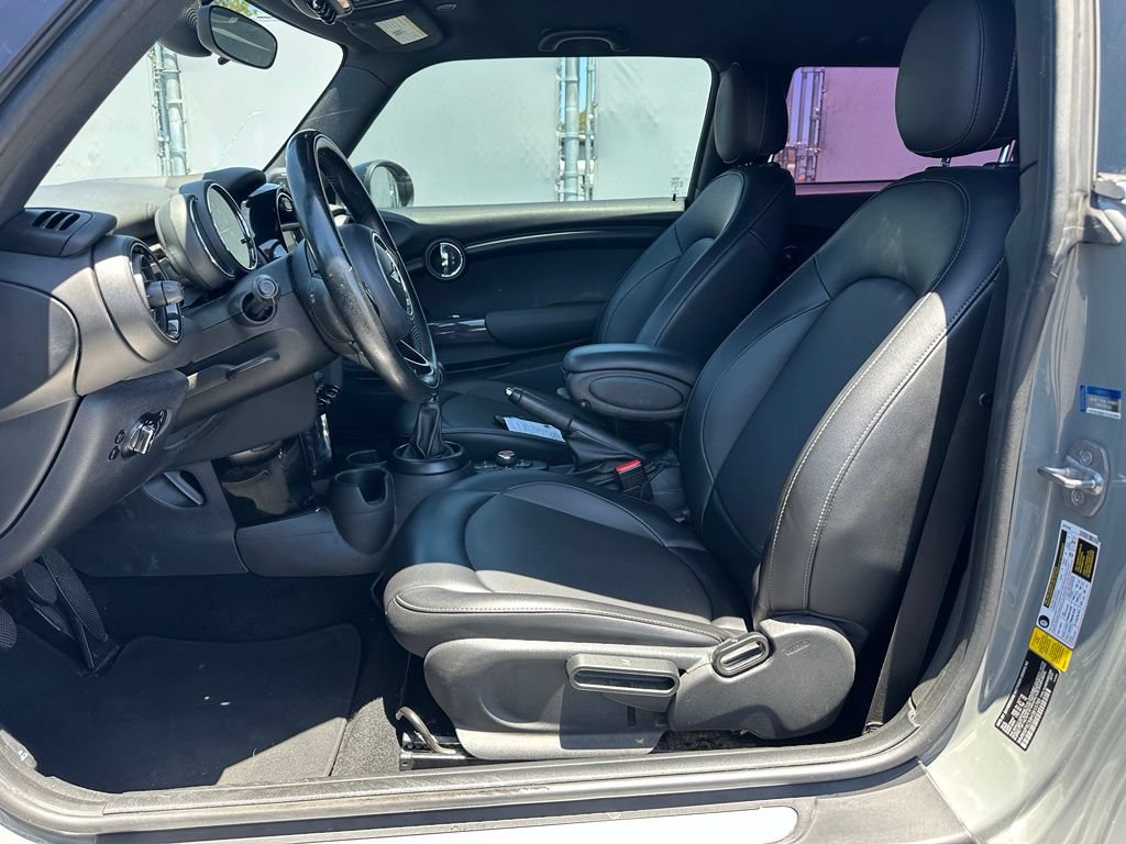 Used 2017 MINI Cooper 2-Door Hardtop FWD image 8