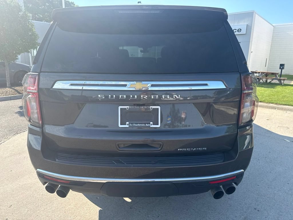 Used 2021 Chevrolet Suburban Premier w/ Premium Package AWD/4WD image 7