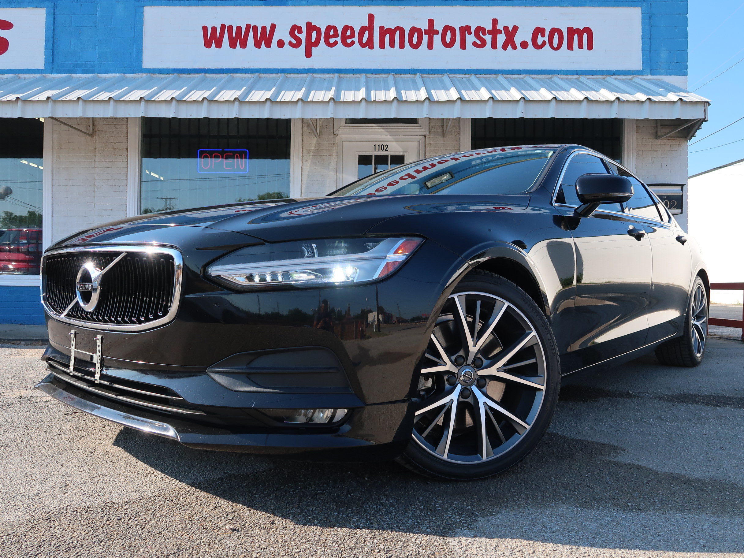 Used 2018 Volvo S90 T6 Momentum