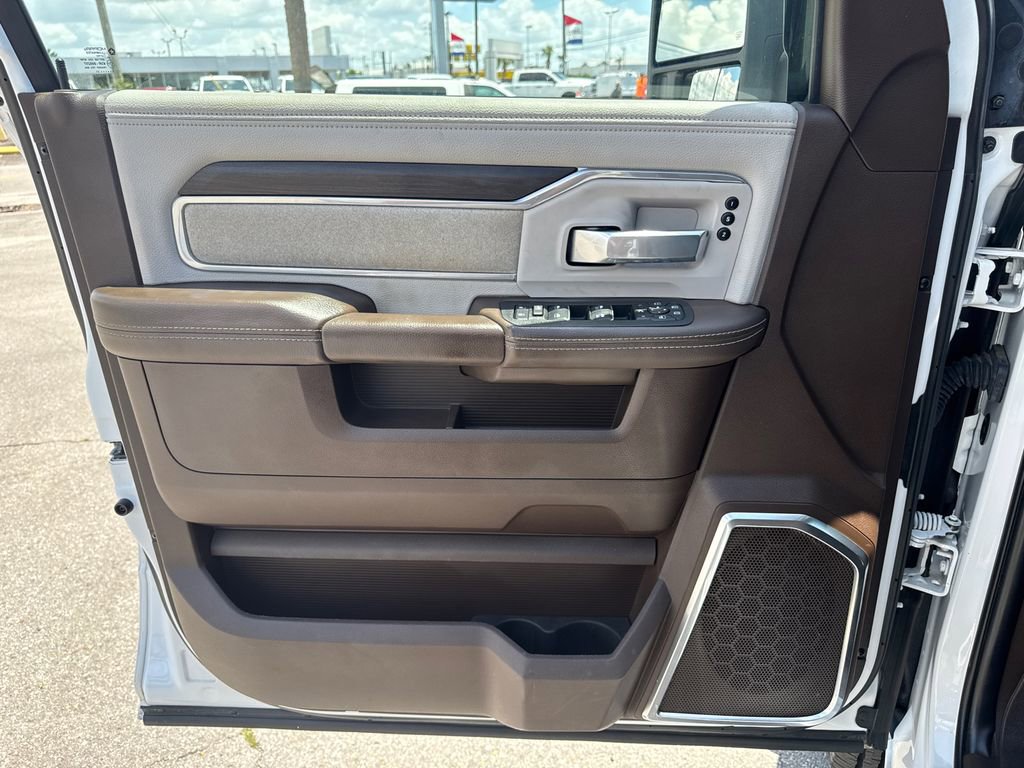 Used 2025 RAM 3500 Laramie AWD/4WD image 13